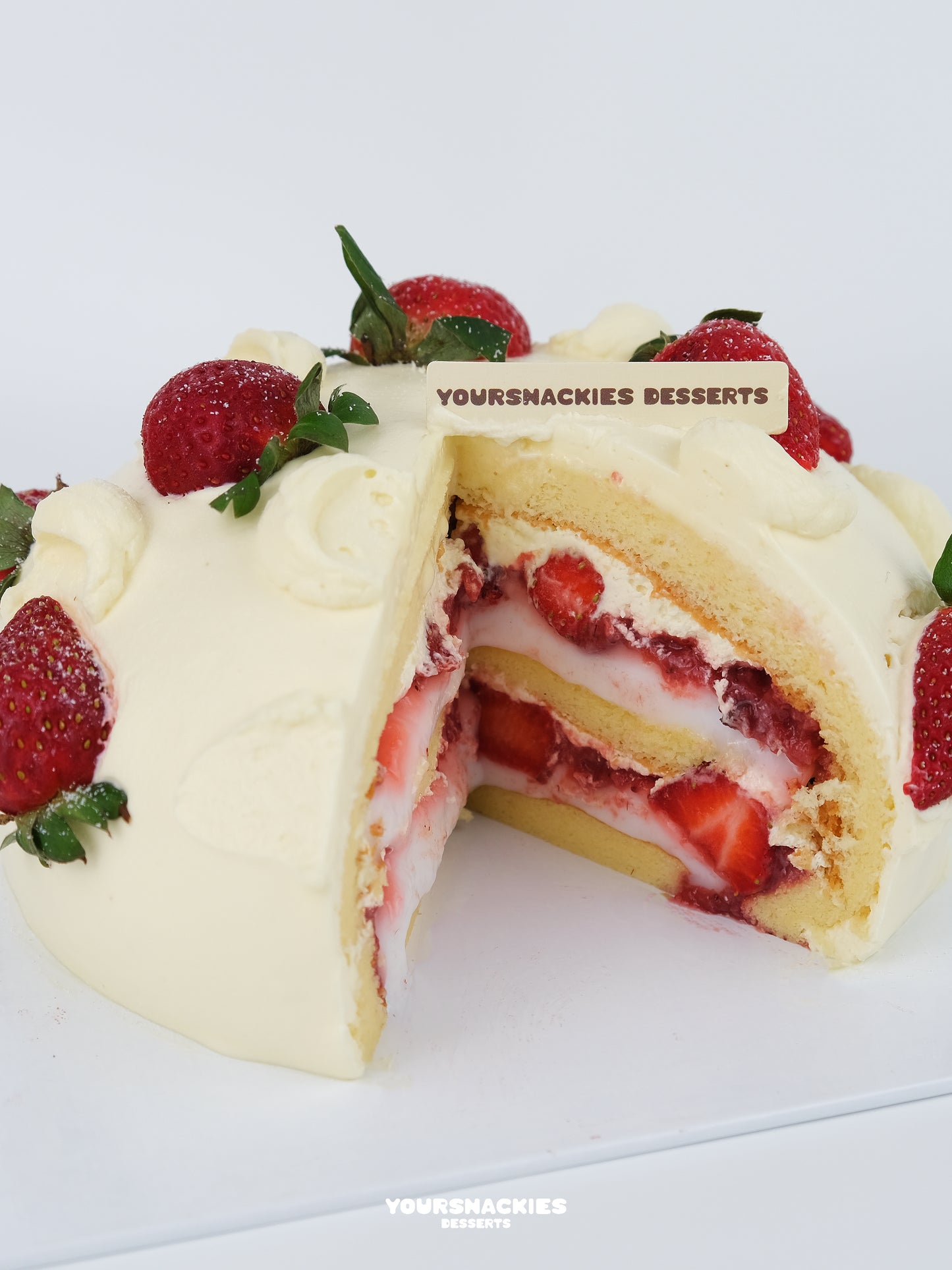 Strawberry Planet w/ Mochi Cake