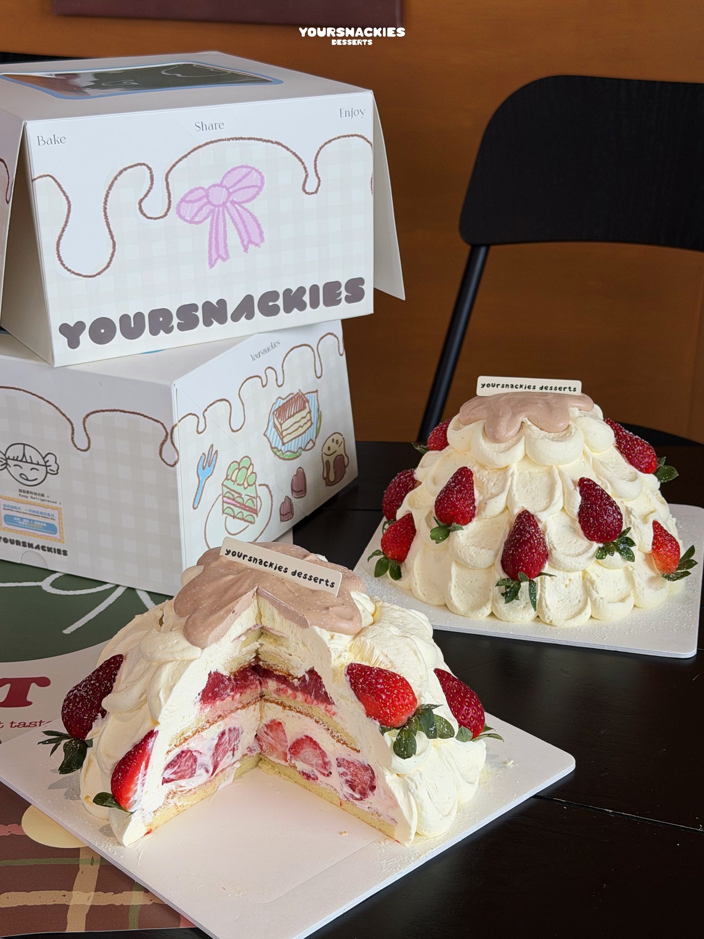 Christmas Limited Very Strawberry Cake