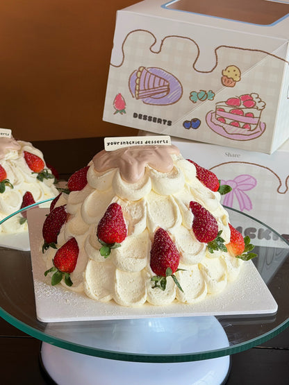 Christmas Limited Very Strawberry Cake
